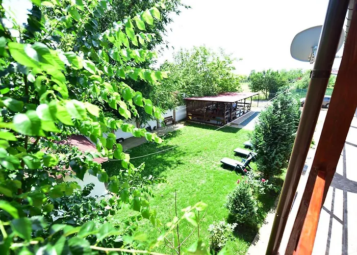 Maya Гостевой дом Вама-Веке