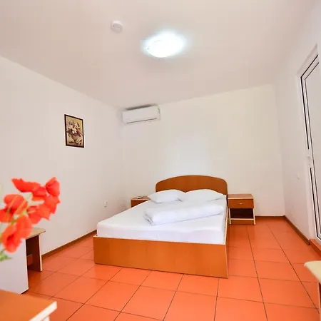 Guest house Maya Vama Veche