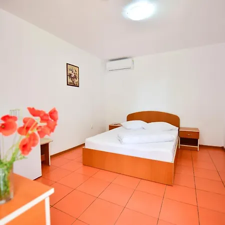 Maya Guest house